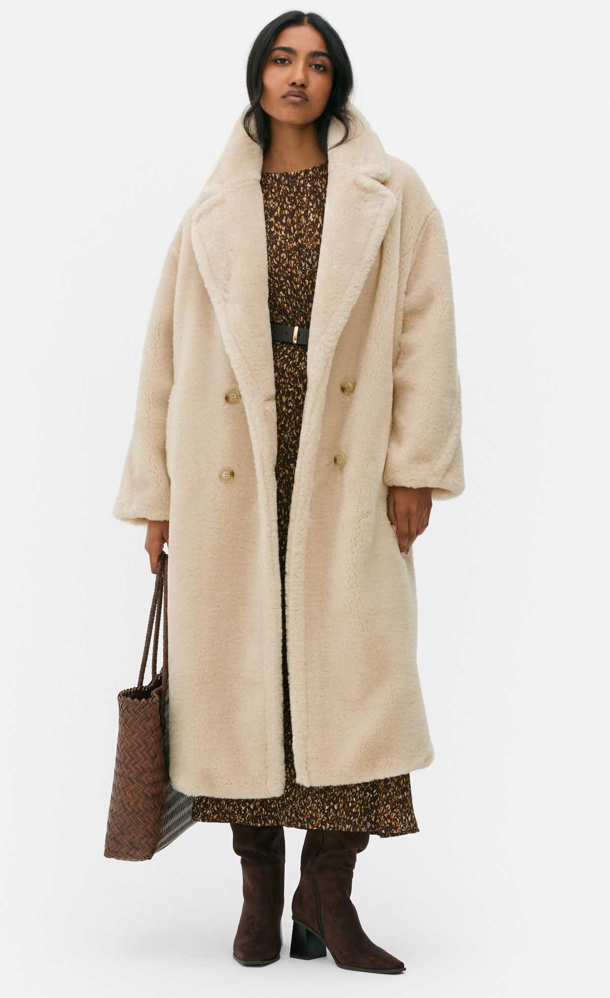 Abrigo de pelo sintético de doble botonadura de Primark