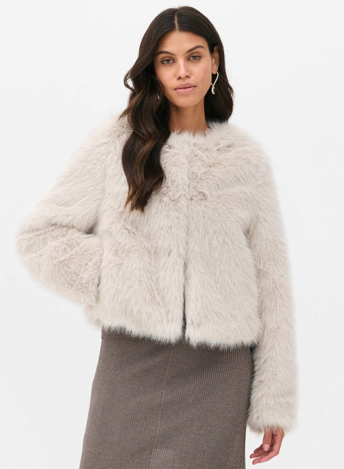 Chaqueta de pelo sintético de Paula Echevarría de Primark