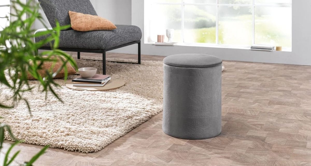 Taburete con compartimiento de almacenamiento