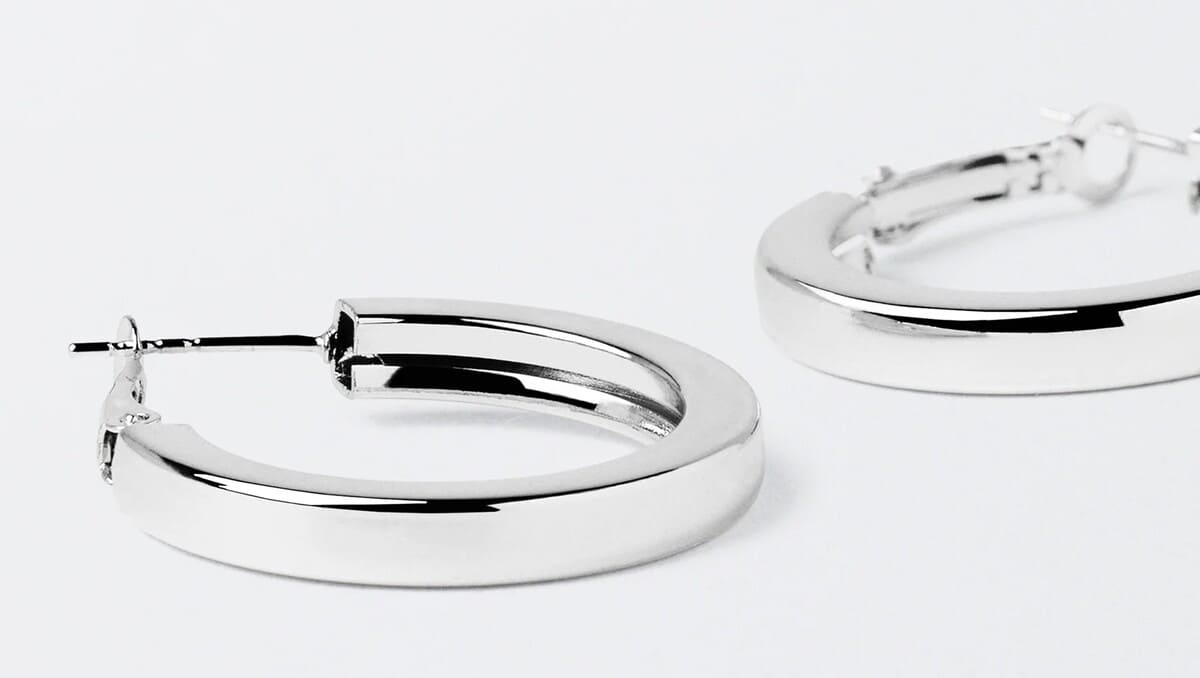 Pendientes de aro cortos plateados