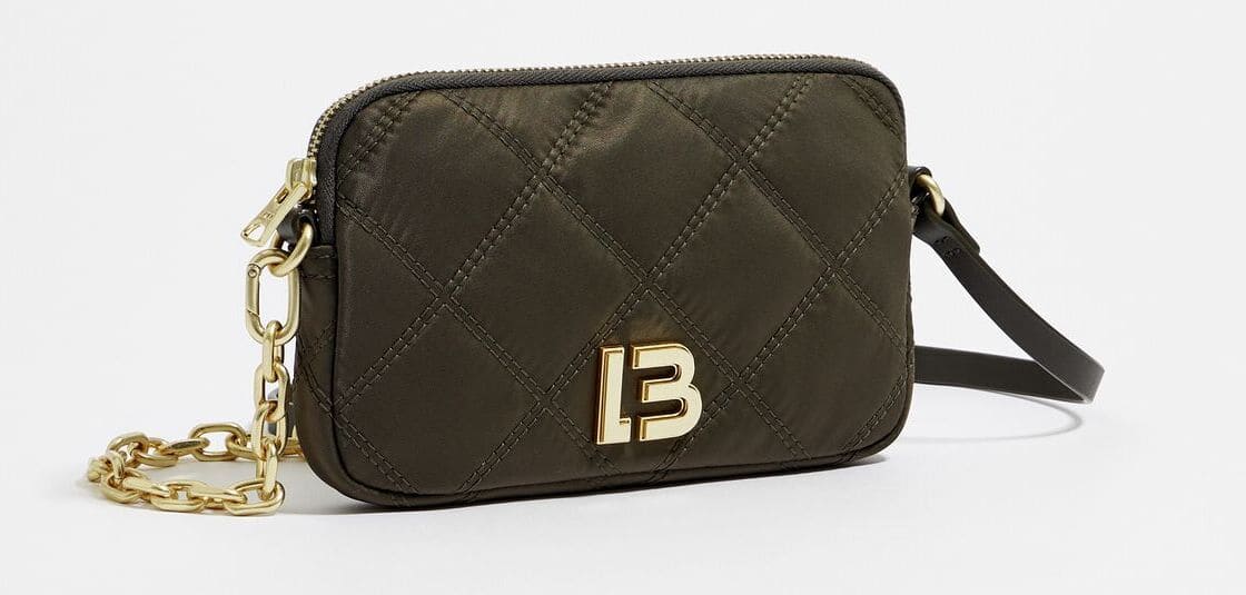 El minibolso acolchado de nylon en color verde de Bimba y Lola
