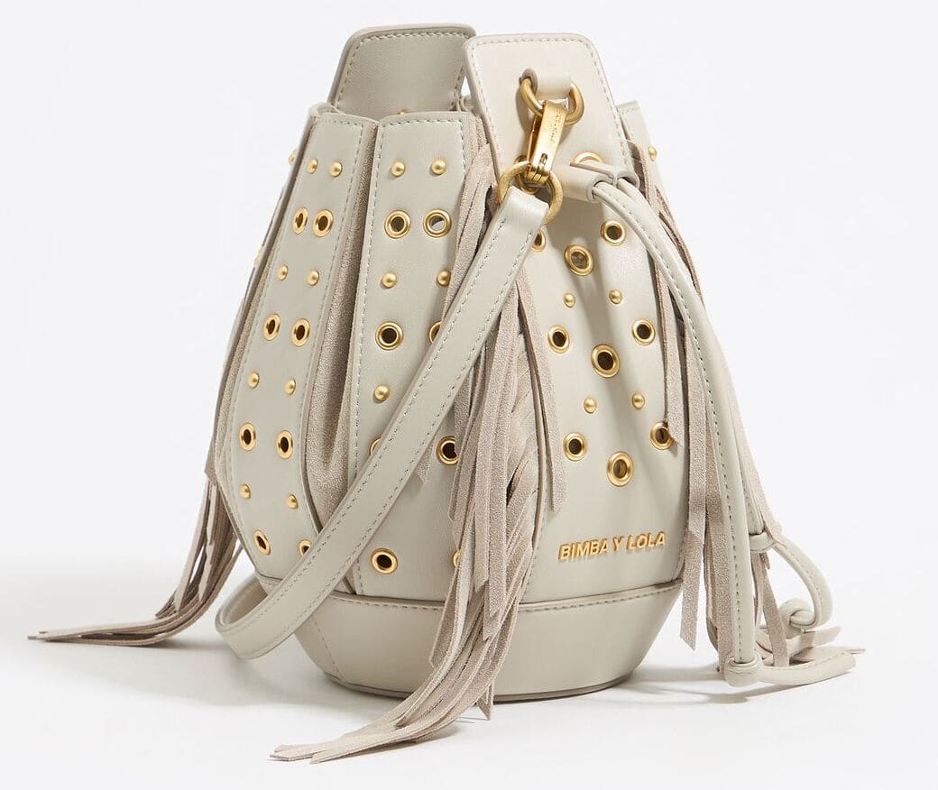 El nuevo bolso pelota pequeño de piel en color piedra de Bimba y Lola
