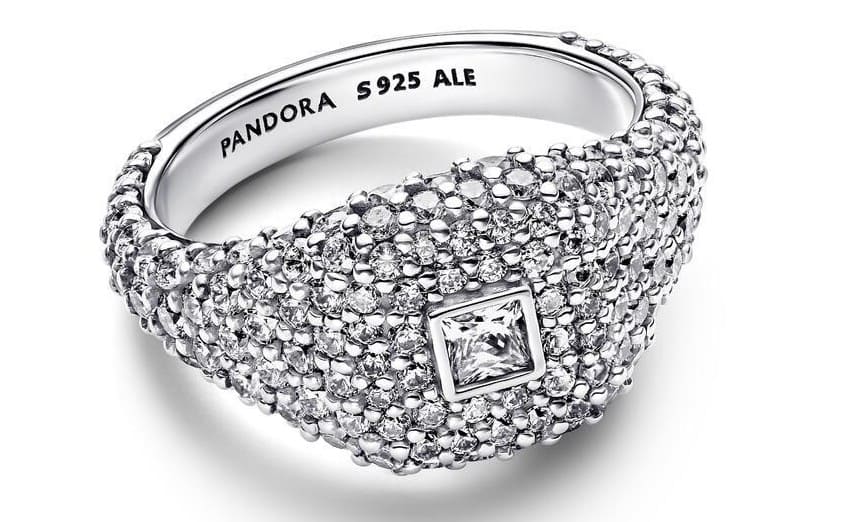 PANDORA Anillo en plata de ley de Cocktail Cuadrado en Pavé