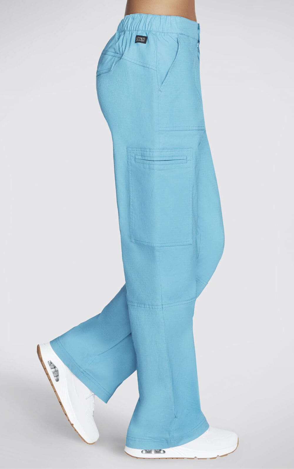 El nuevo pantalón cargo Street Cargo Pant en color azul de Skechers