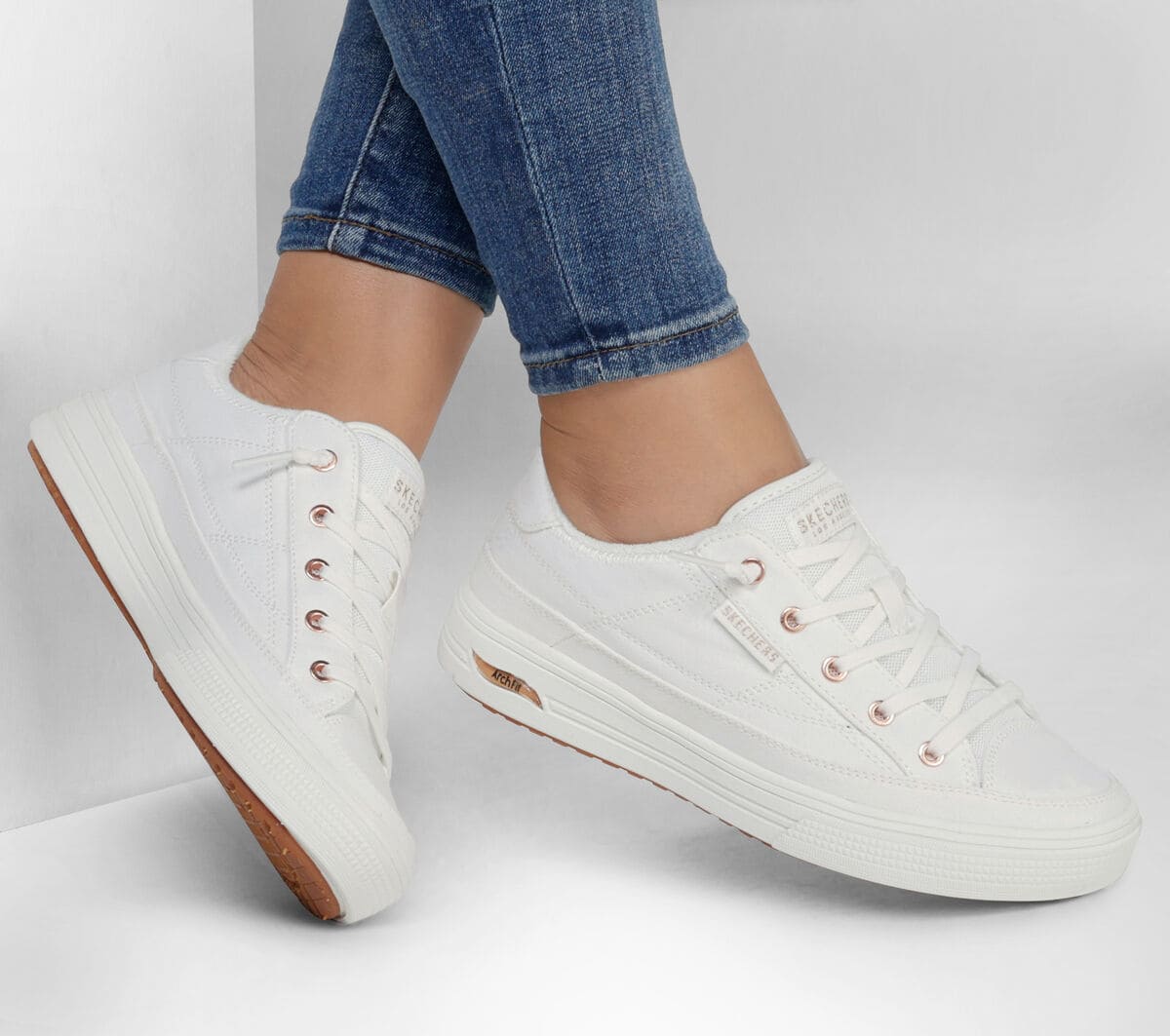 Las zapatillas Arch Fit Arcade - Meet Ya There blancas de Skechers