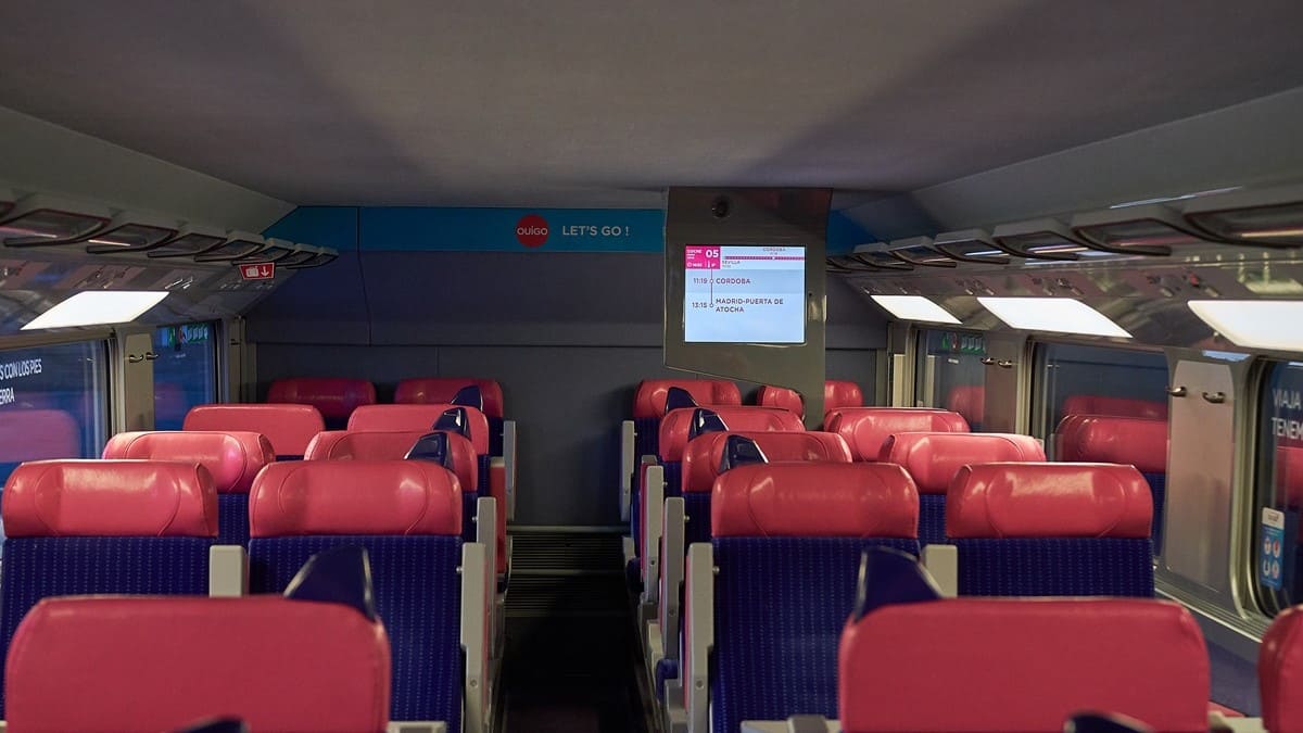 Imagen del interior de uno de los trenes | Salvador López Medina