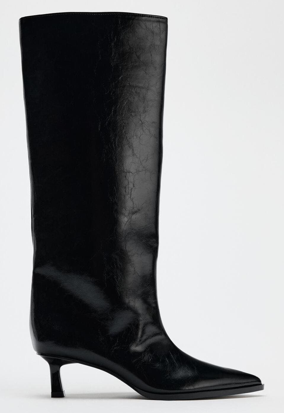 Las botas kitten en color negro de Zara