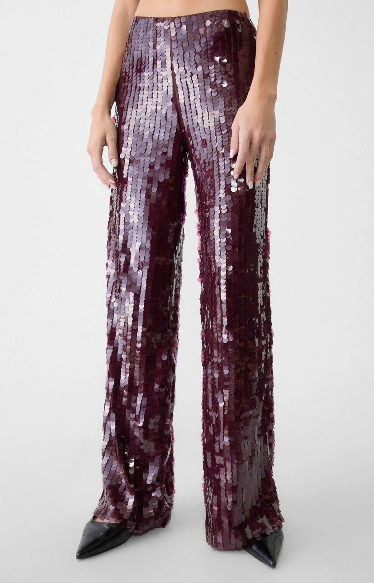 Pantalón largo lentejuelas de Stradivarius