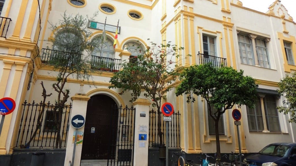 Entrada del colegio San Rafael en Cádiz