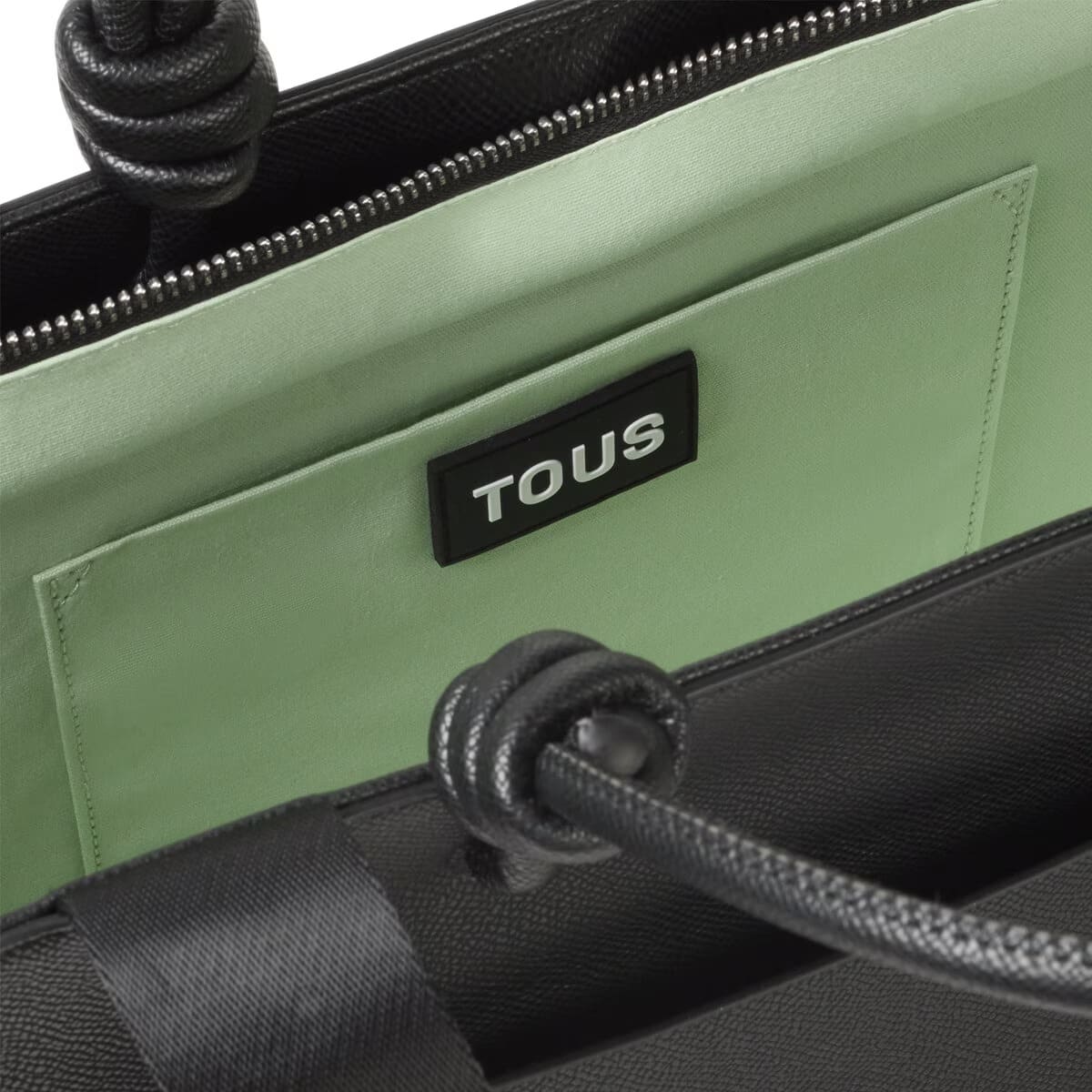 El bolso shopper grande Amaya en color negro Tous La Rue New