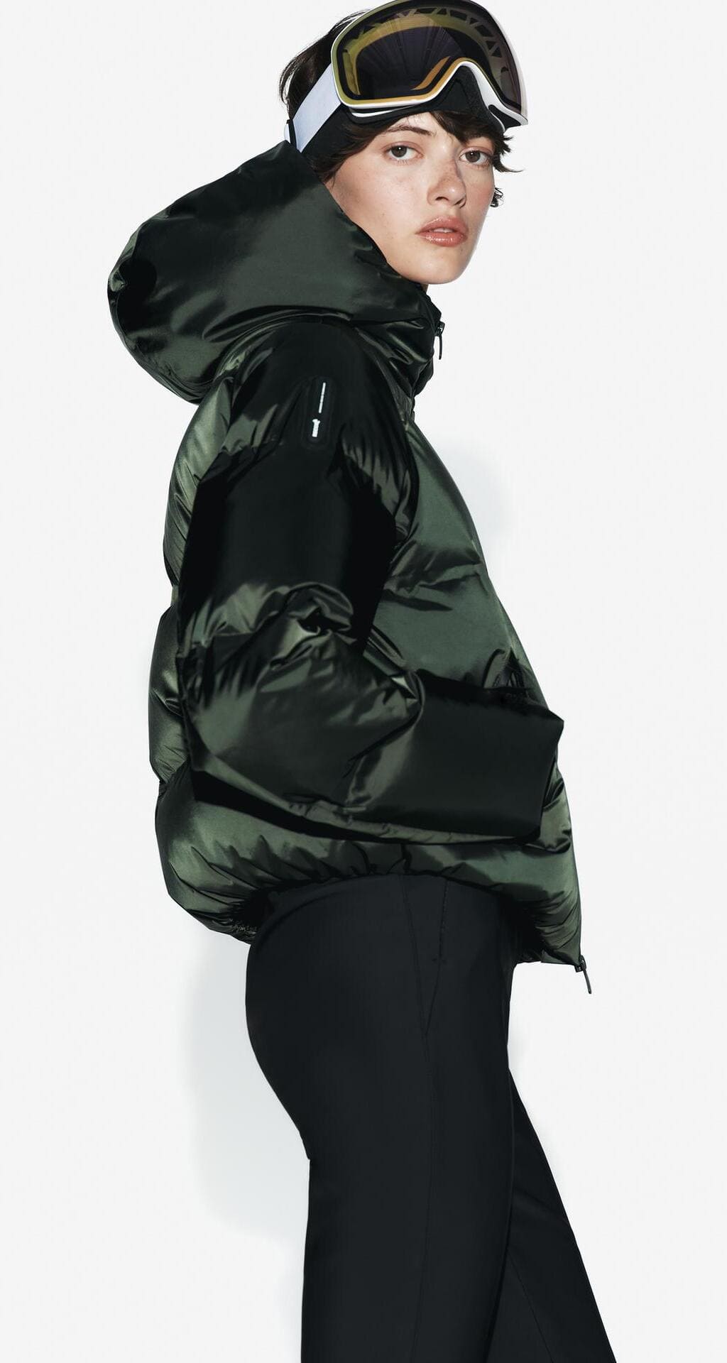 El nuevo abrigo plumífero Water and Wind Protection Recco Technology Ski Collection de Zara