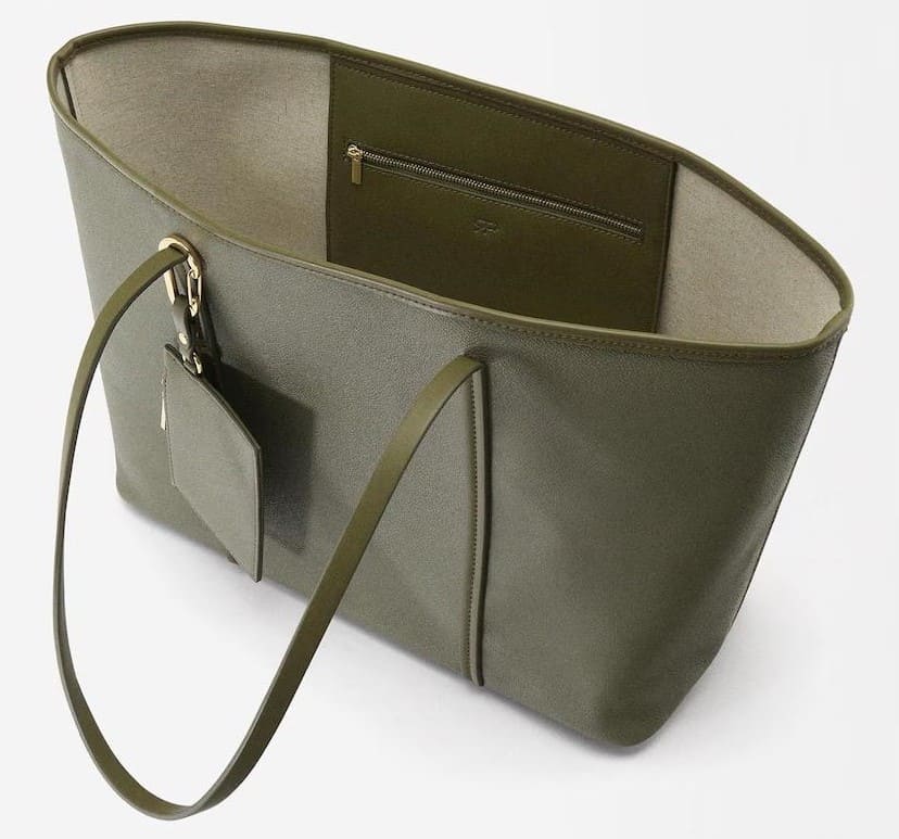 Bolso de hombro estilo shopper con monedero extraíble abierto en liso