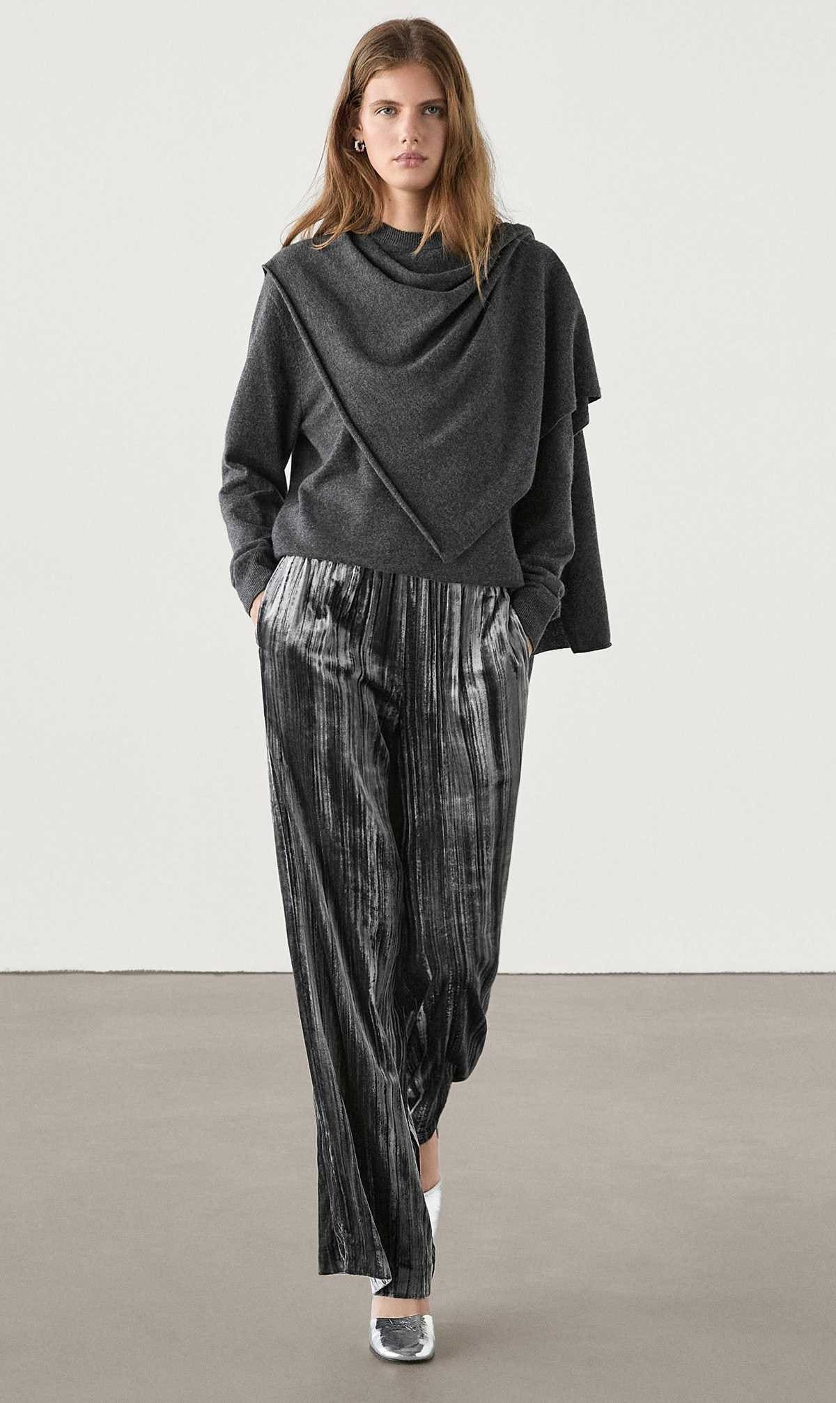 Pantalón ancho terciopelo de Massimo Dutti