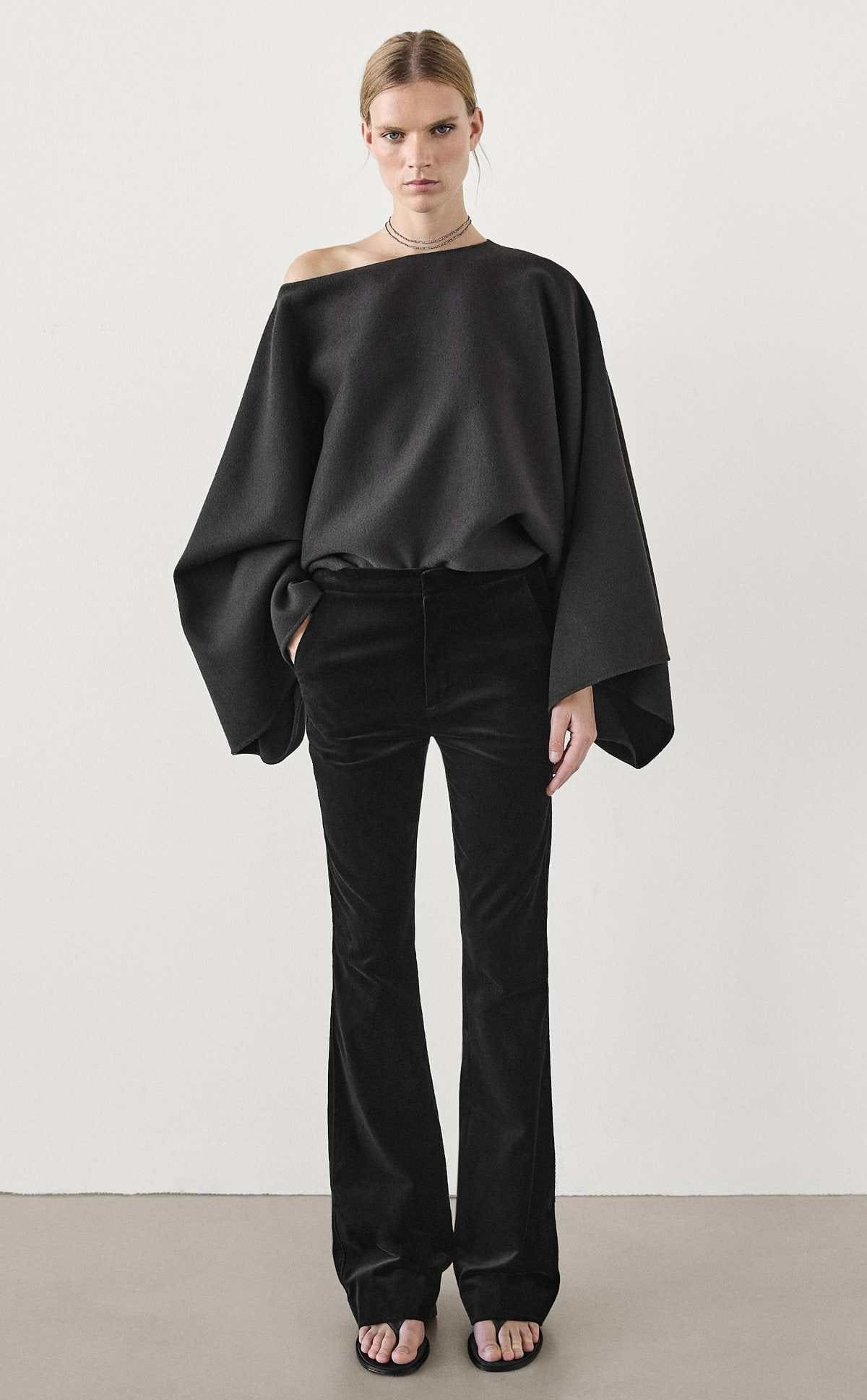 Pantalón flare terciopelo de Massimo Dutti