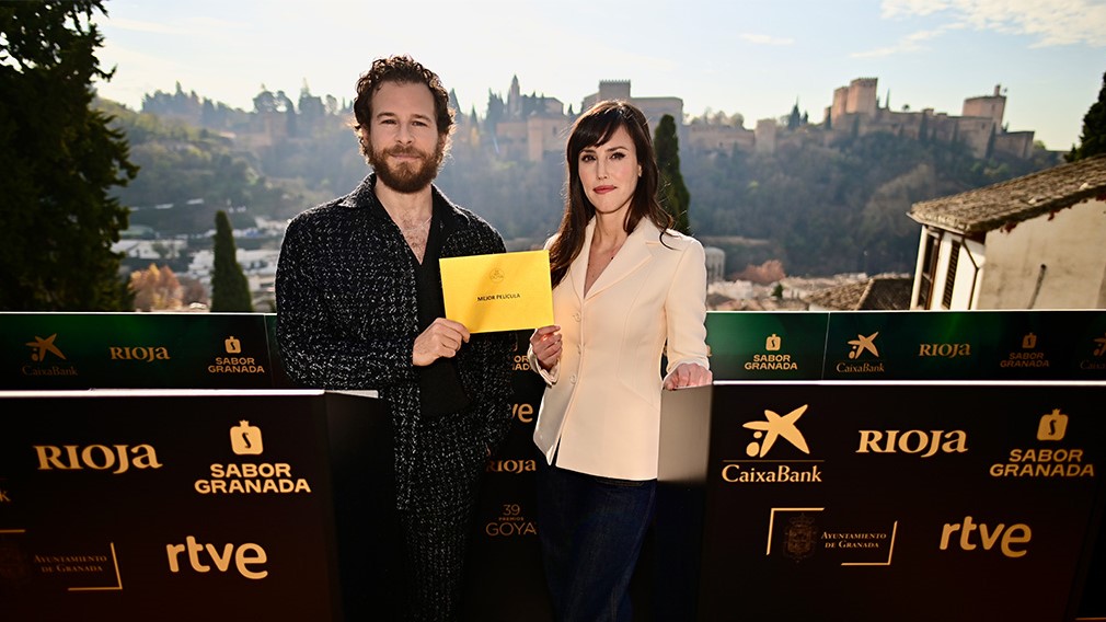 Álvaro Cervantes y Natalia de Molina en el acto del anuncio de nominados en Granada