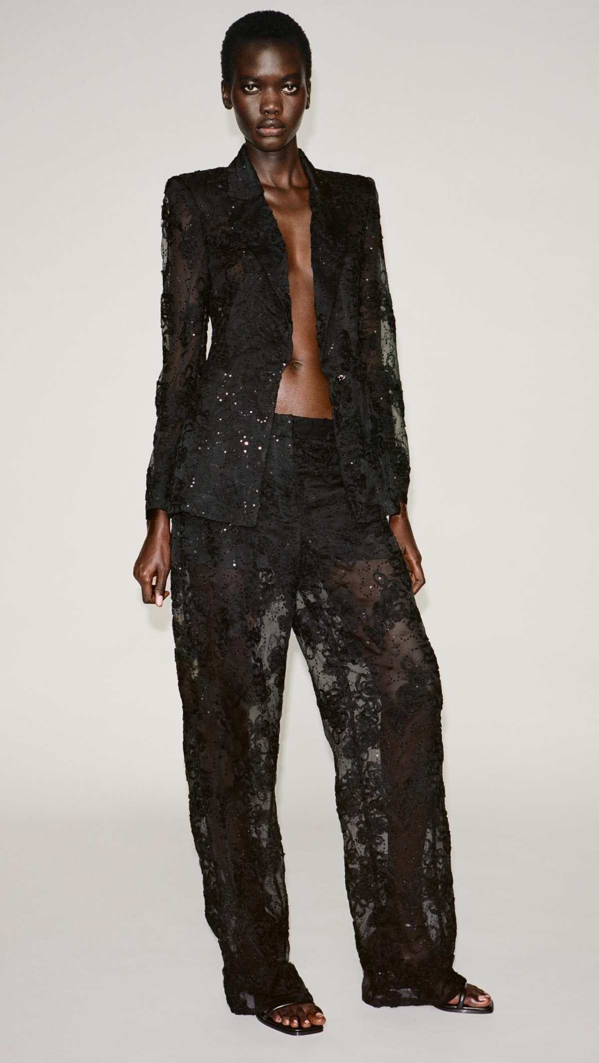 Pantalón semitransparente estructura lentejuelas de Zara