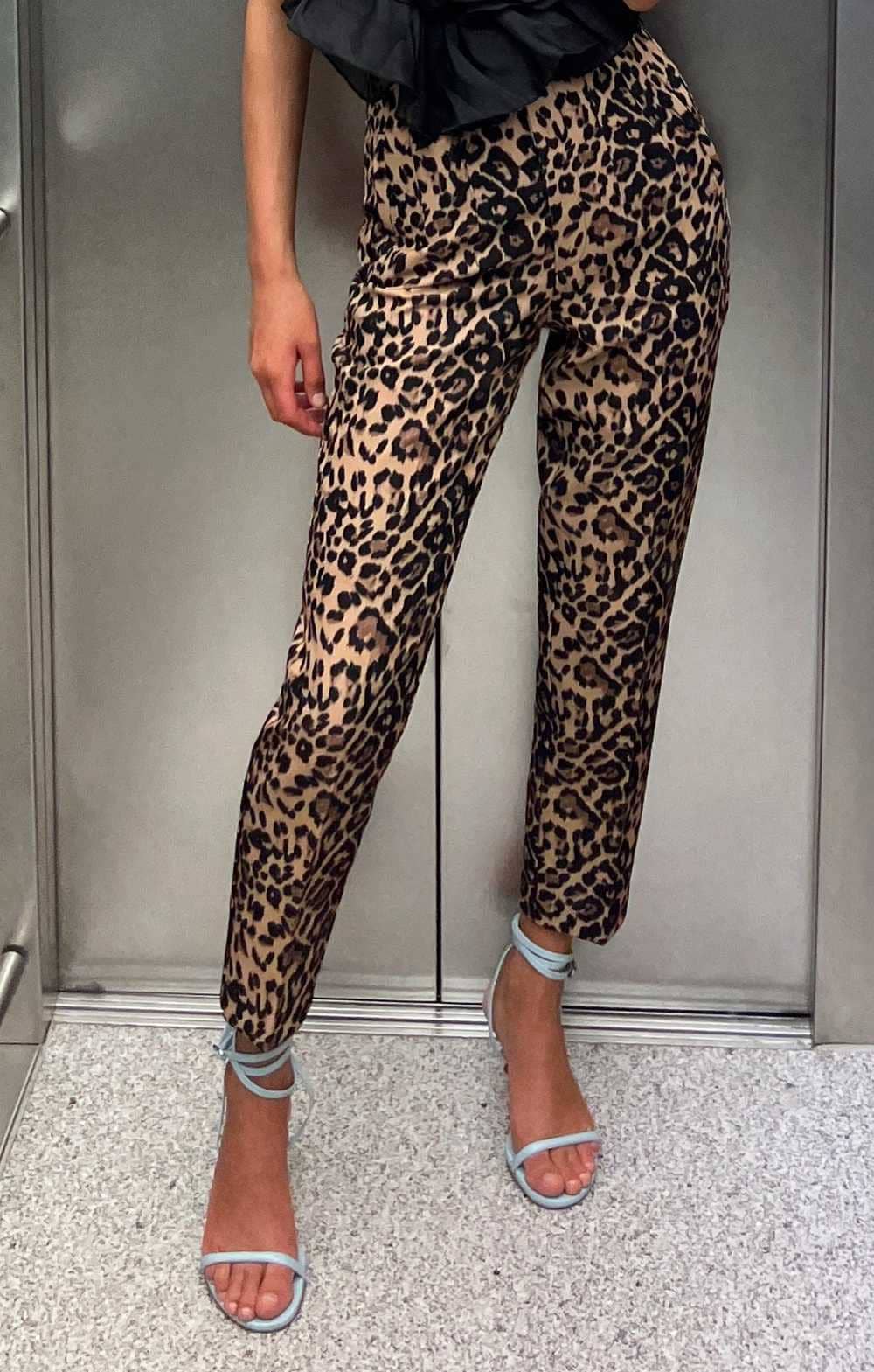 Pantalón tiro alto de Zara