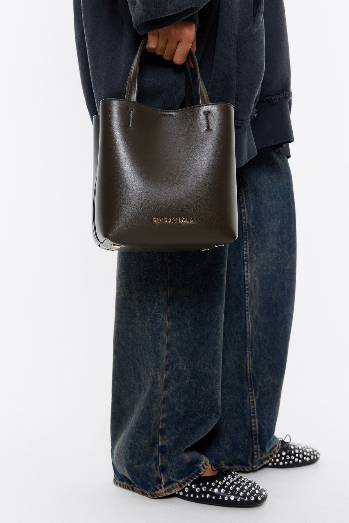 El nuevo bolso chihuahua pequeño de piel en color oliva de Bimba y Lola