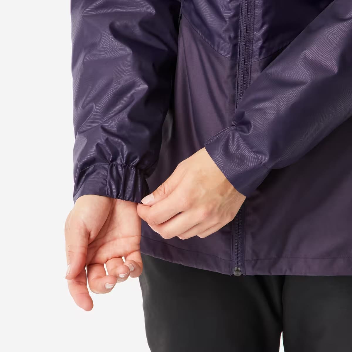 La chaqueta de invierno impermeable de senderismo Quechua SH100 en Decathlon