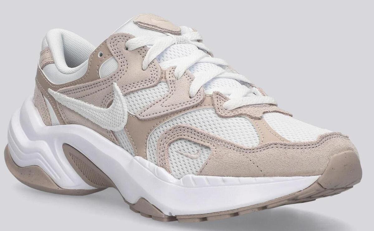 Las zapatillas retro para mujer Nike AL8 con detalles beige en Sprinter