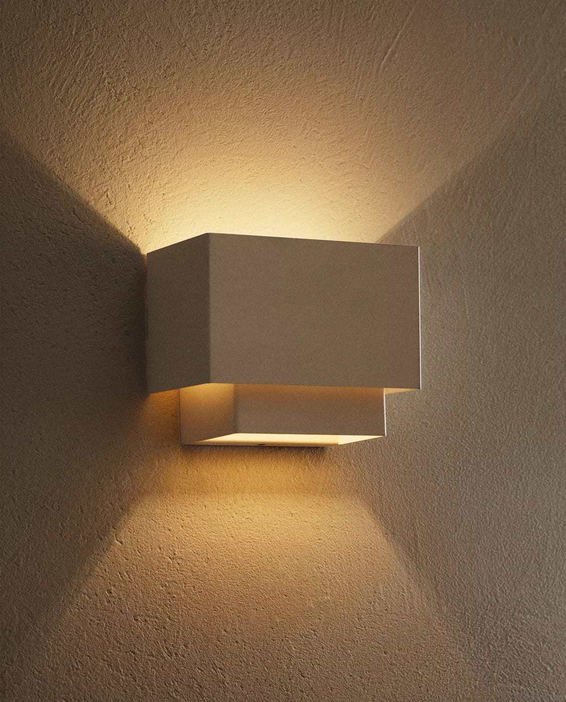 Lámpara aplique pared metal