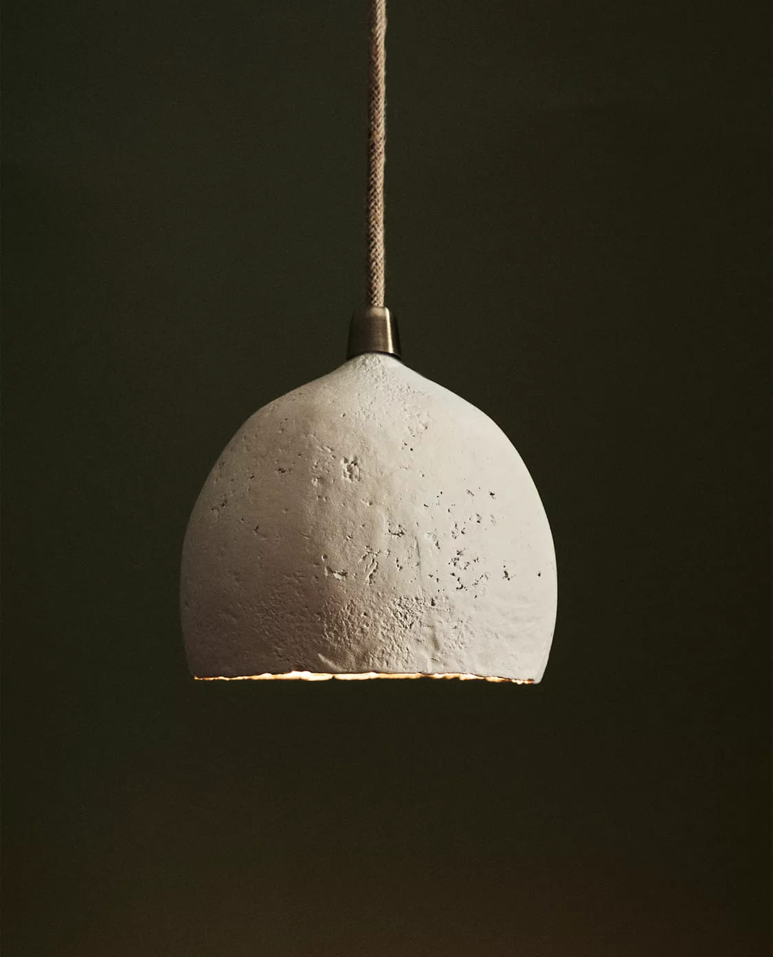 Lámpara de techo en papel maché