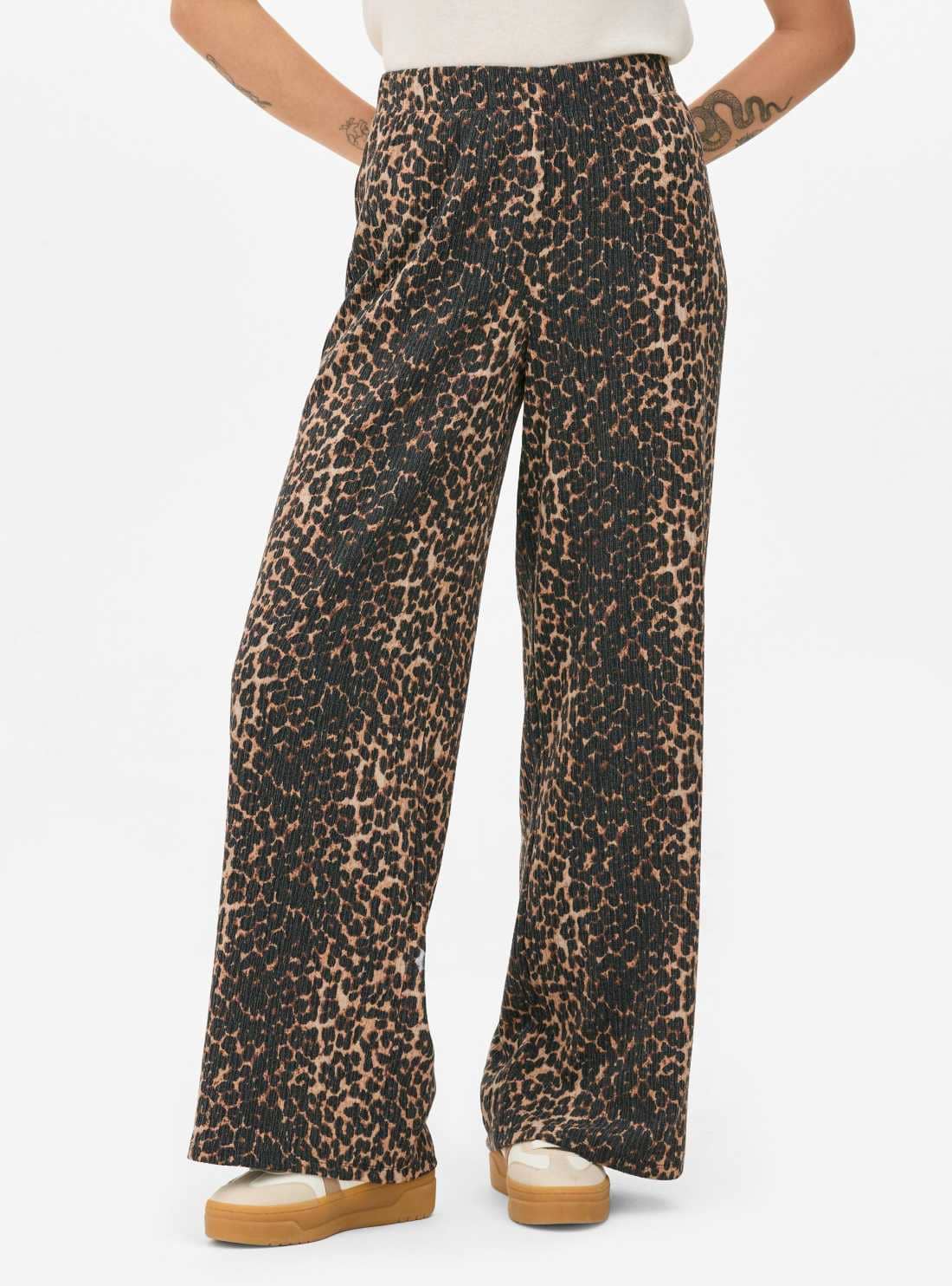 Pantalón plisado de pernera ancha de Primark