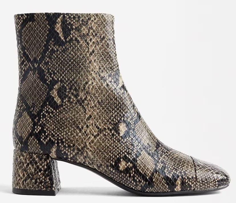 Botines con tacón de bloque y estampado animal print