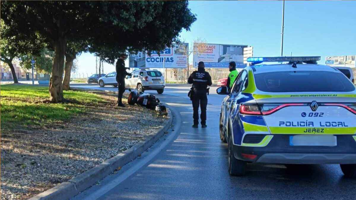 Accidente en la glorieta número 1 de Jerez