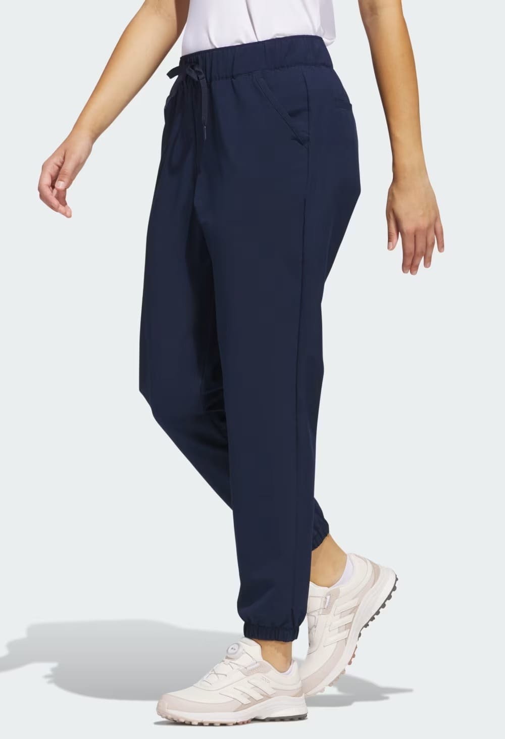 El nuevo pantalón Ultimate365 en color azul marino de Adidas