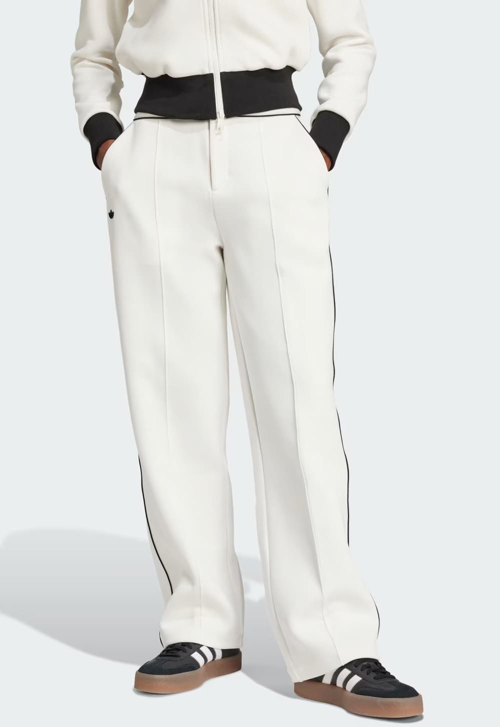 El nuevo pantalón Orginals Premium Tailored en color blanco