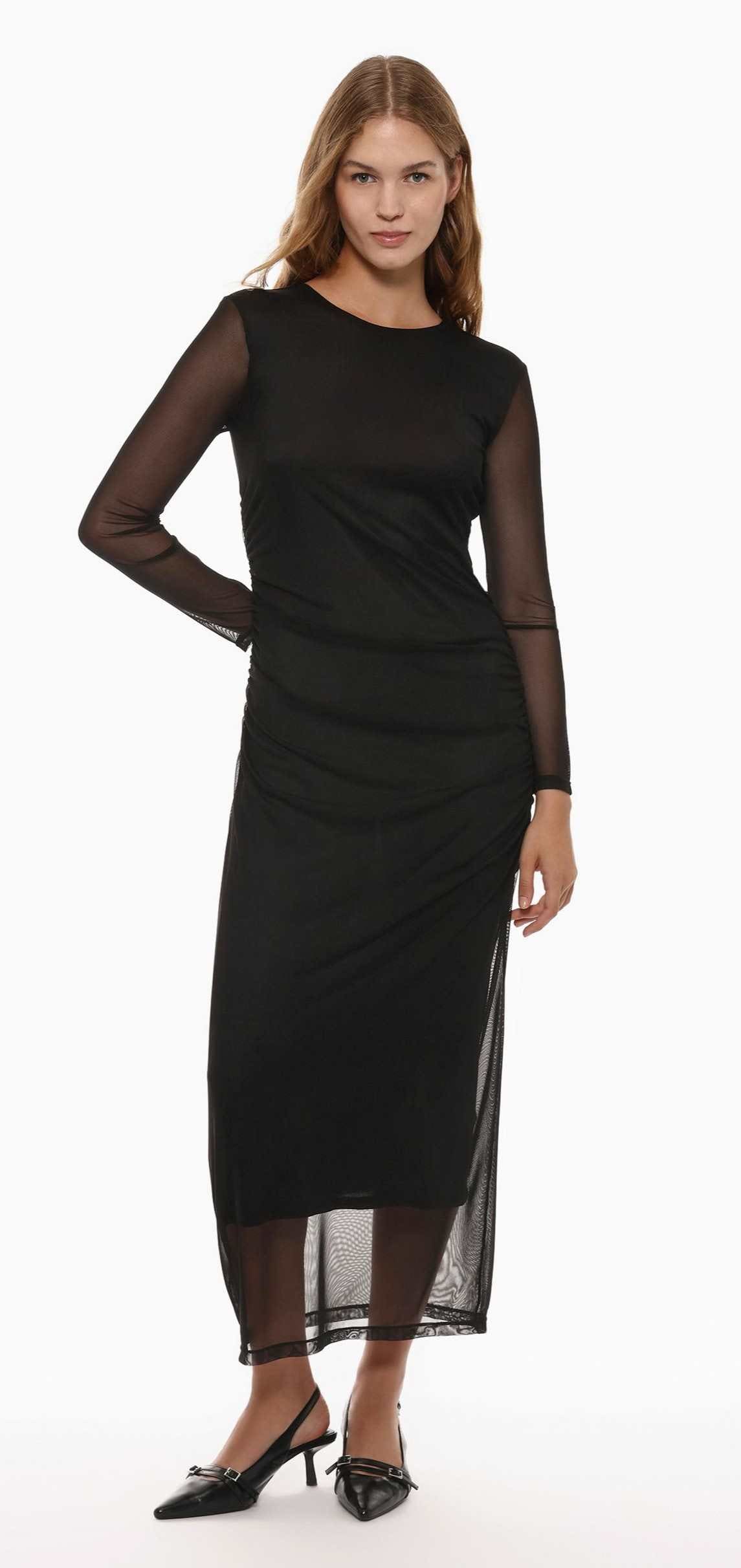 Vestido midi fruncido de Lefties