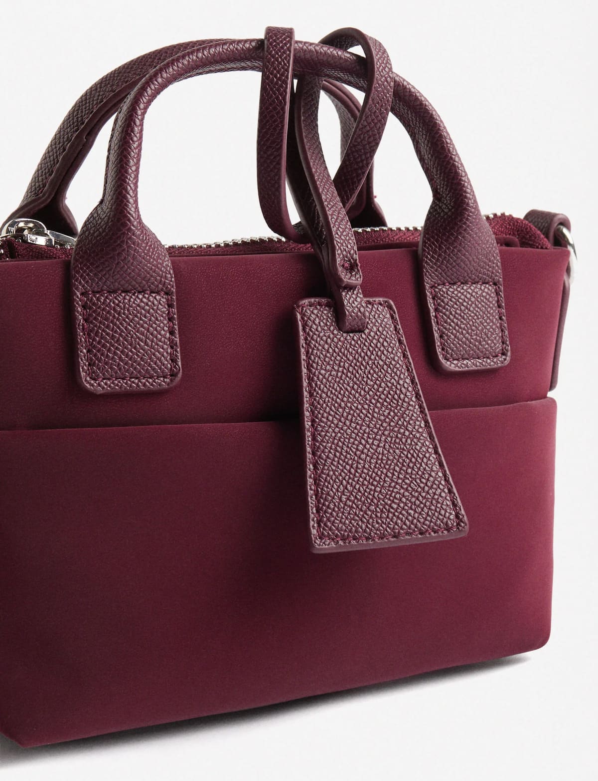 Bolsa tote con textura aterciopelada