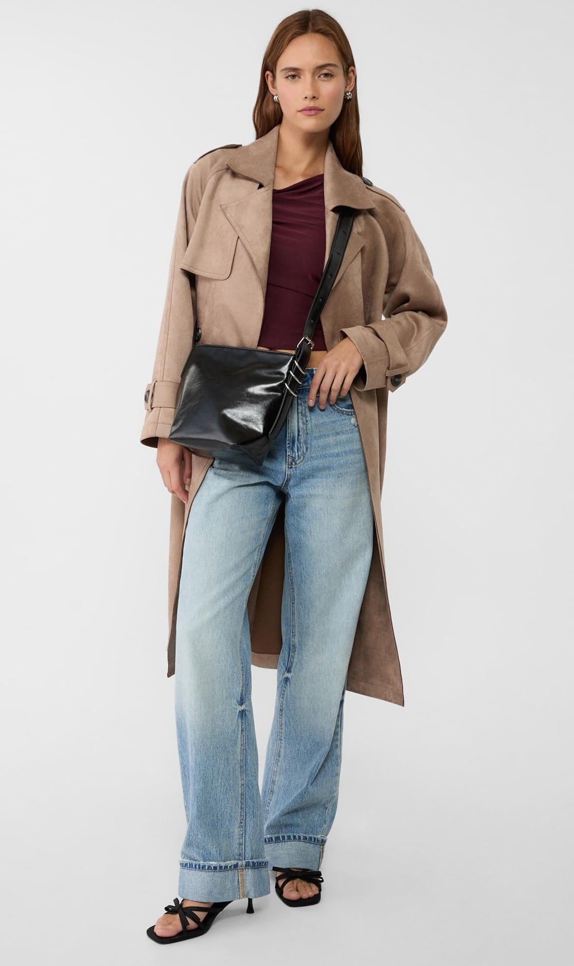 Bolso bandolera bucket de Stradivarius