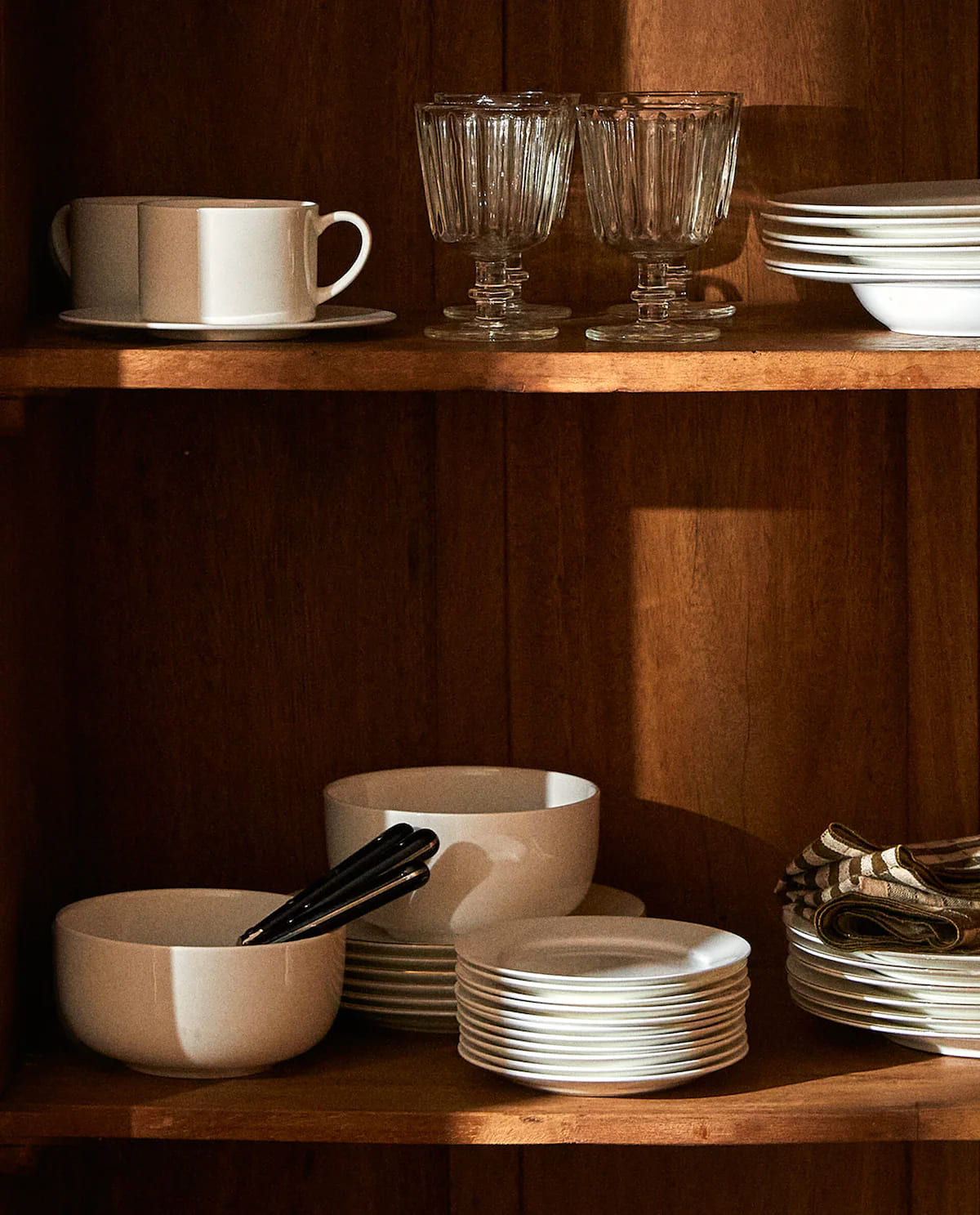 Vajilla Bone China brillante