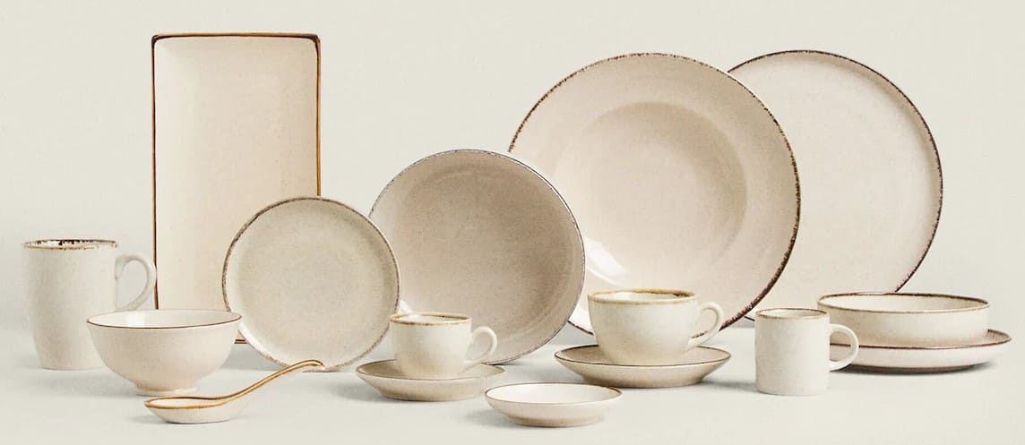 Vajilla de porcelana con detalle de filo envejecido