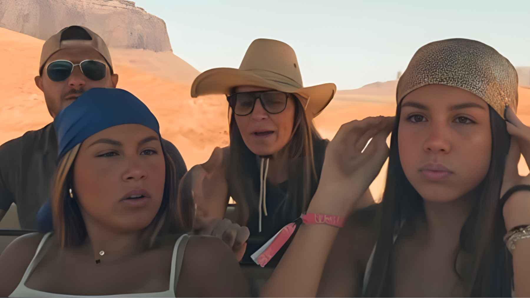 Joaquín Sánchez, Susana Saborido y sus hijas Daniela y Salma en 'El capitán en América' | Antena 3