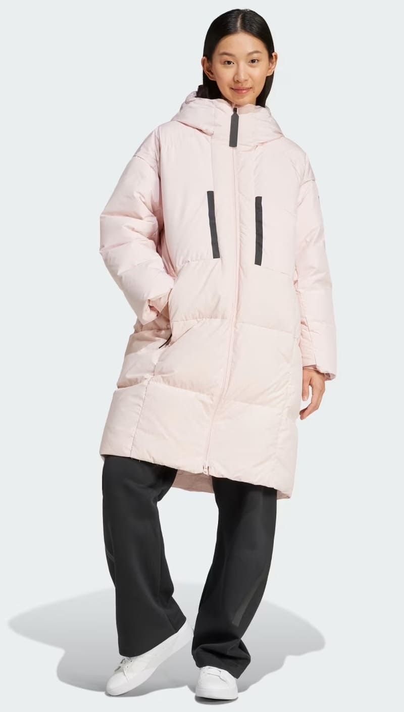 La chaqueta tipo parka de plumón Myshelter en color rosa de Adidas