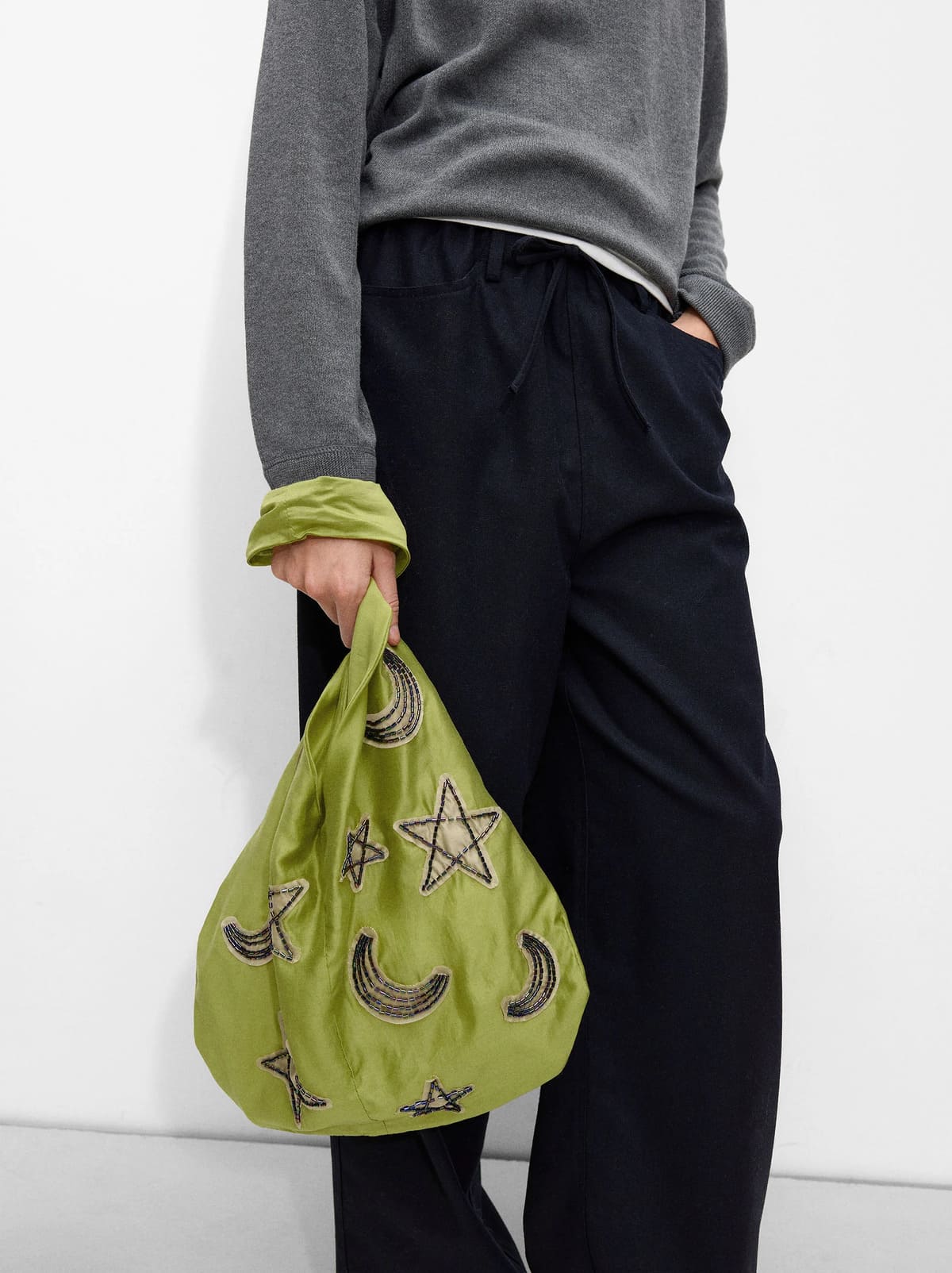 Bolso de hombro de tejido con cuentas