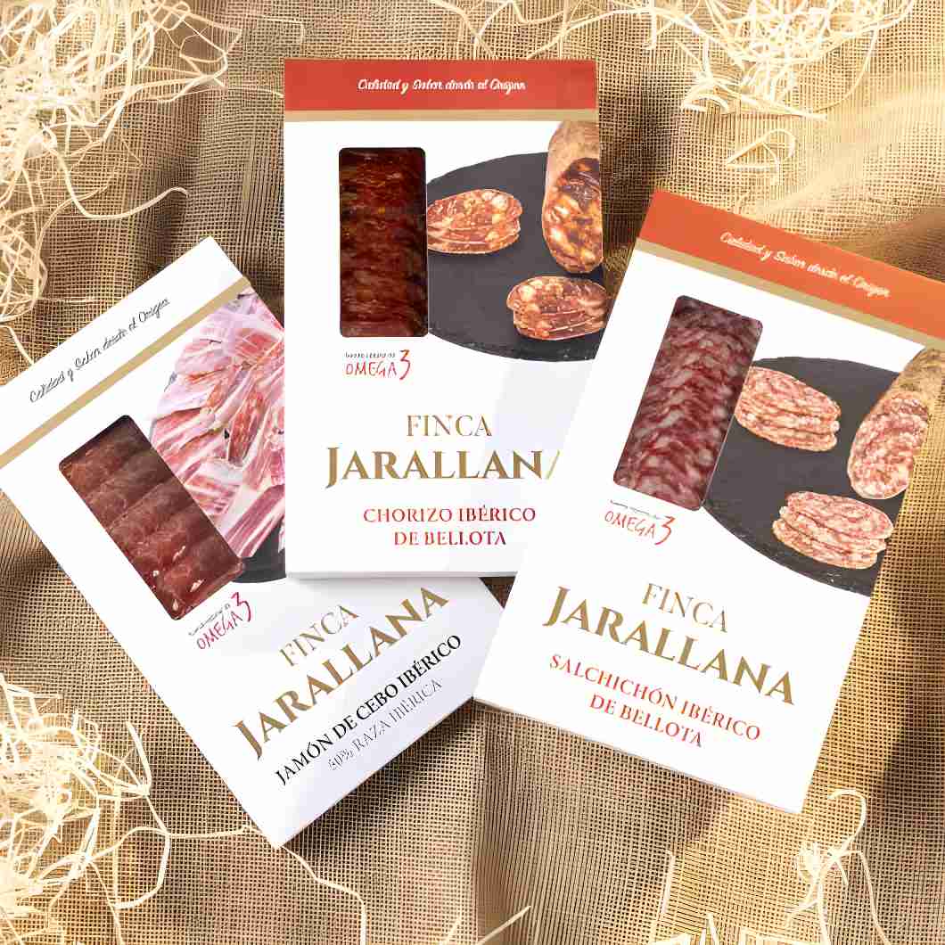 Pack de jamón cebo ibérico 50%, chorizo bellota y salchichón bellota de La Nevera Española