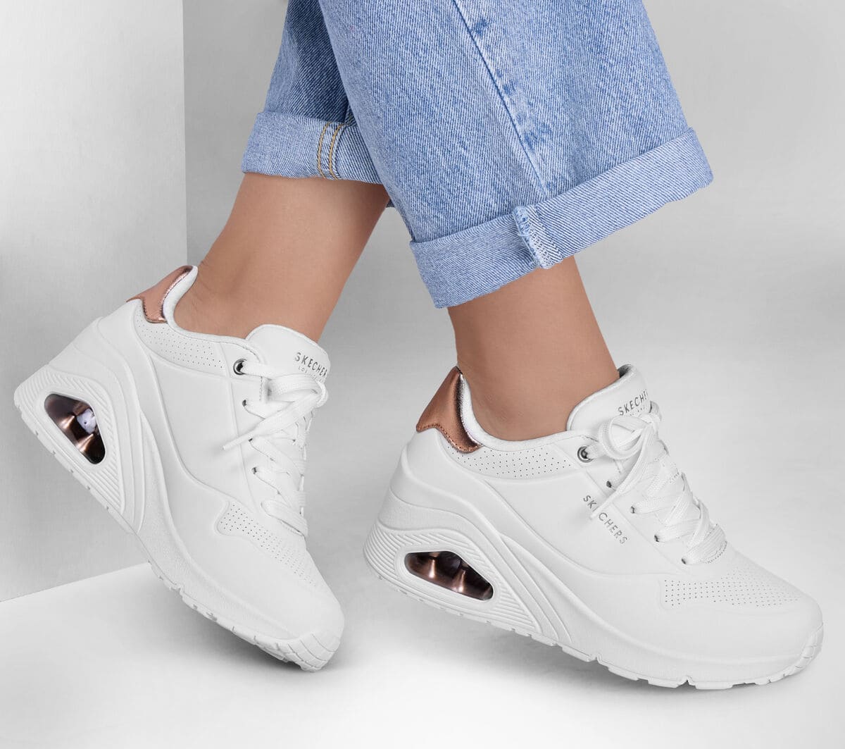 Las zapatillas blancas Uno Wedge - HI Steps de Skechers