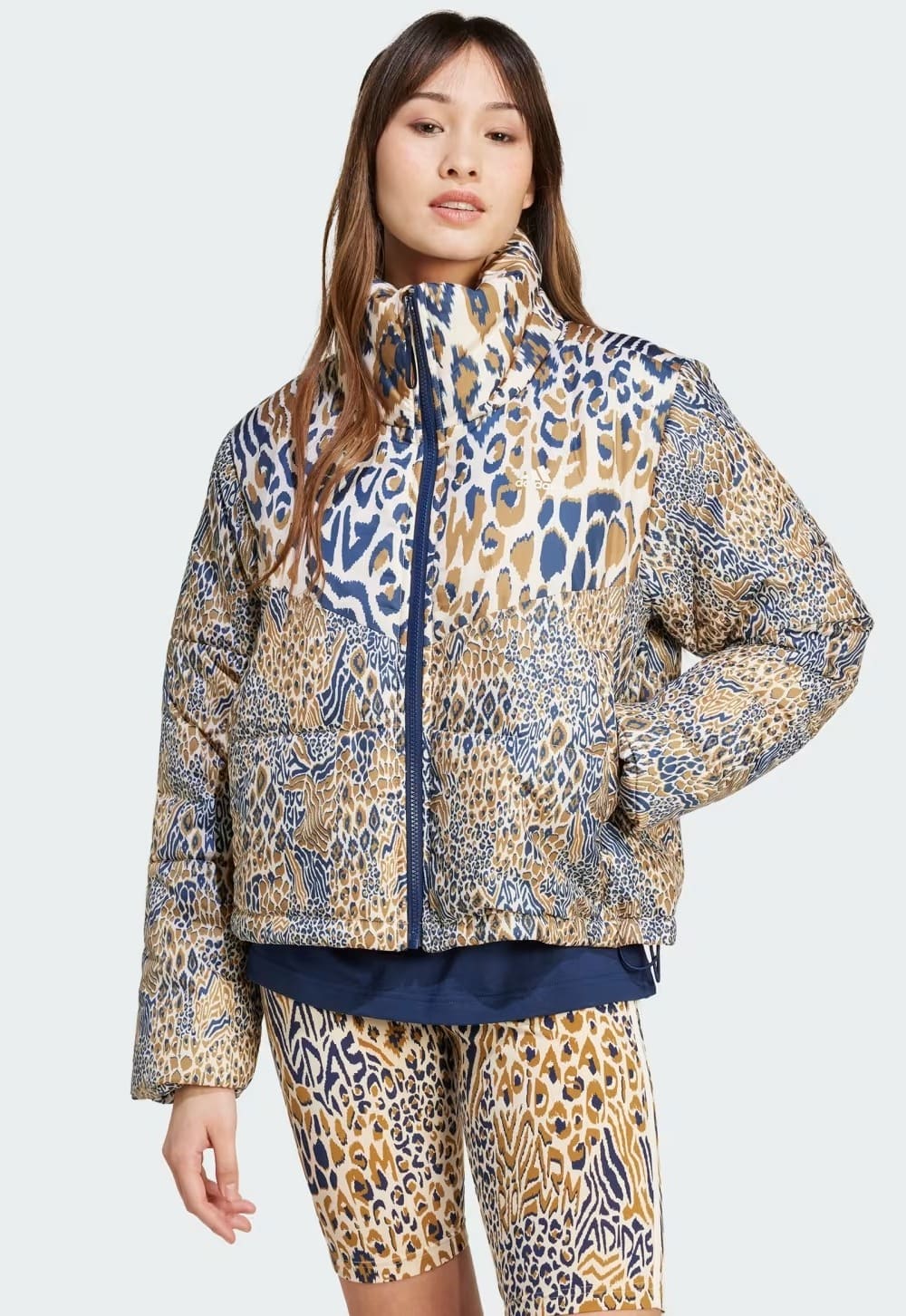 La chaqueta acolchada Adidas x Farm Rio