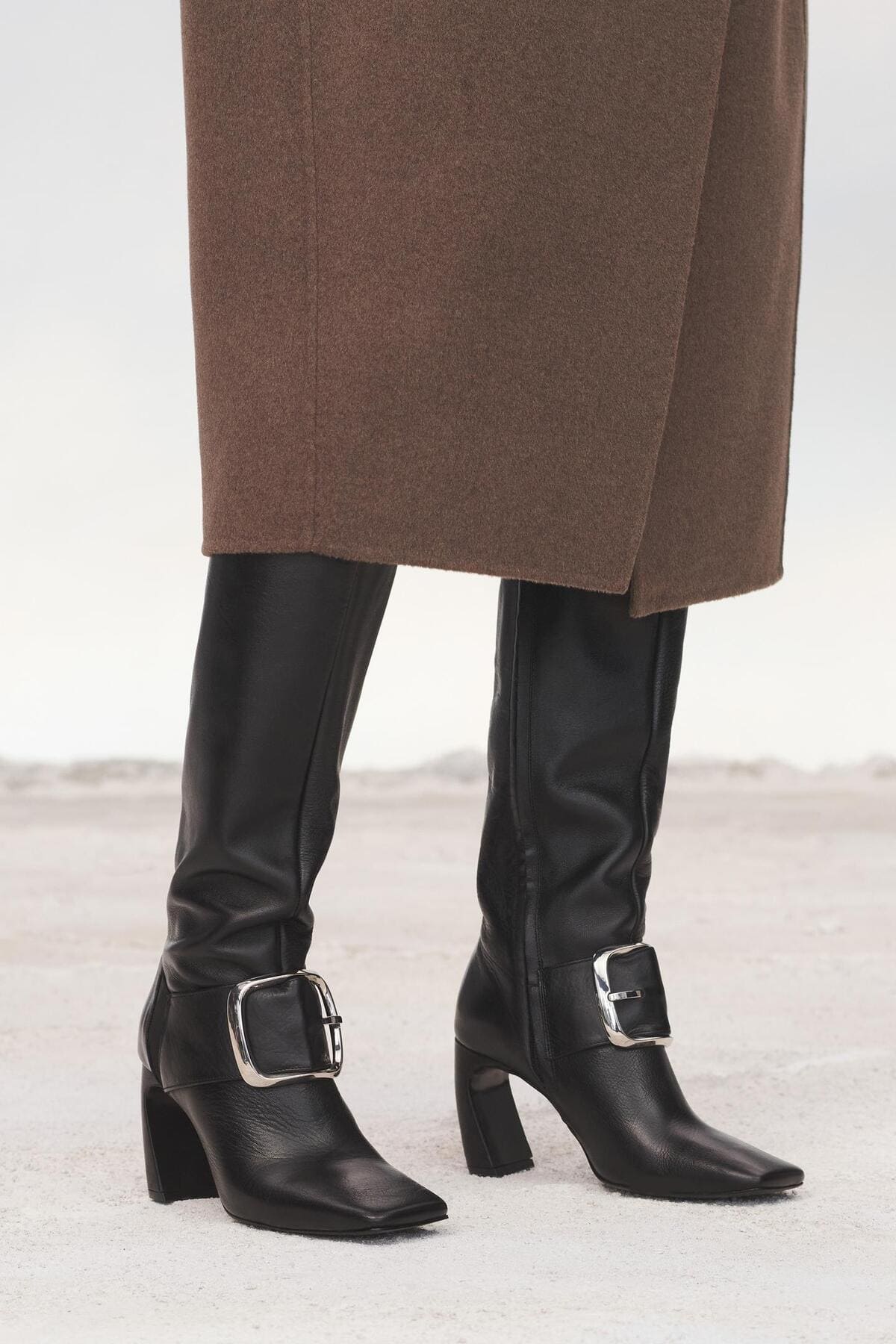 Bota maxi hebilla de piel Limited Edition