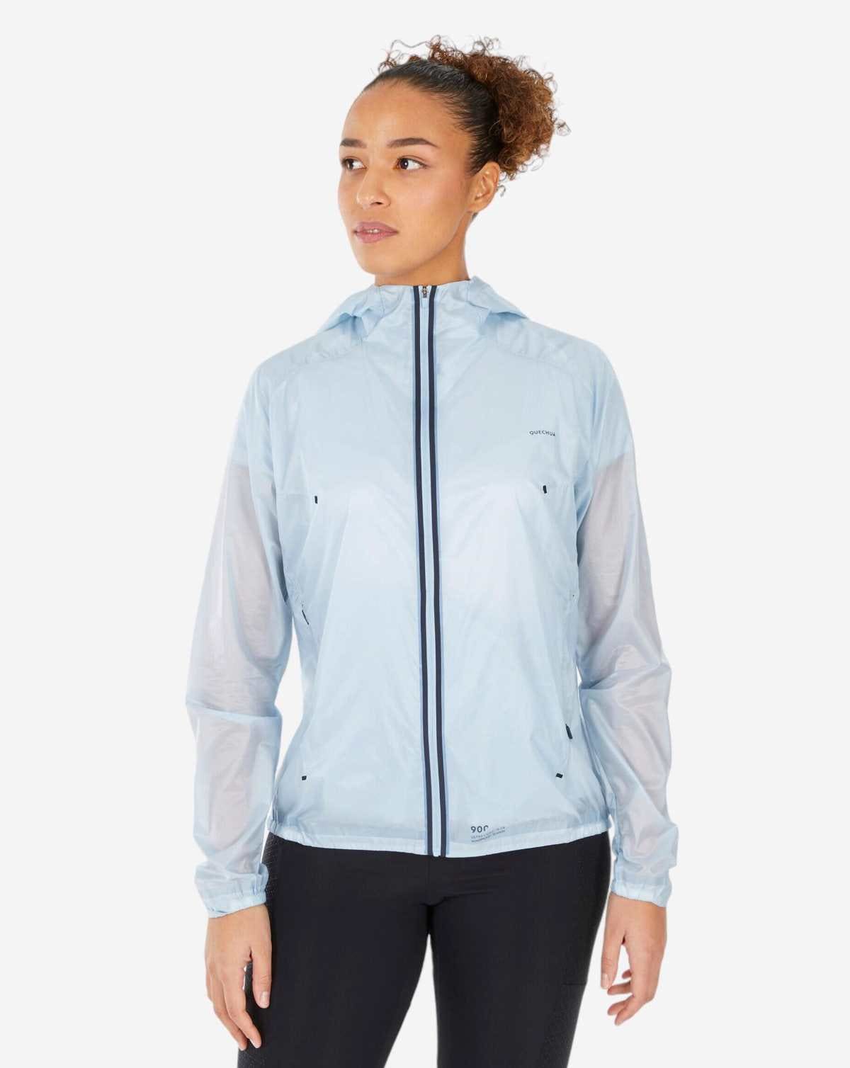 Chaqueta cortavientos de montaña y trekking ligera Mujer Quechua MH900 en Decathlon