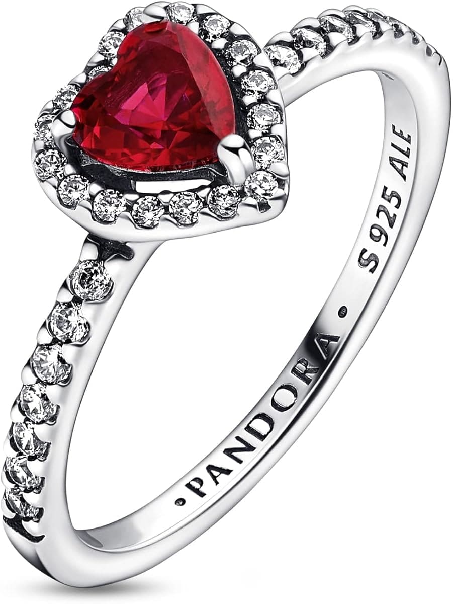 El anillo corazón nivelado rojo brillante de Pandora en Amazon