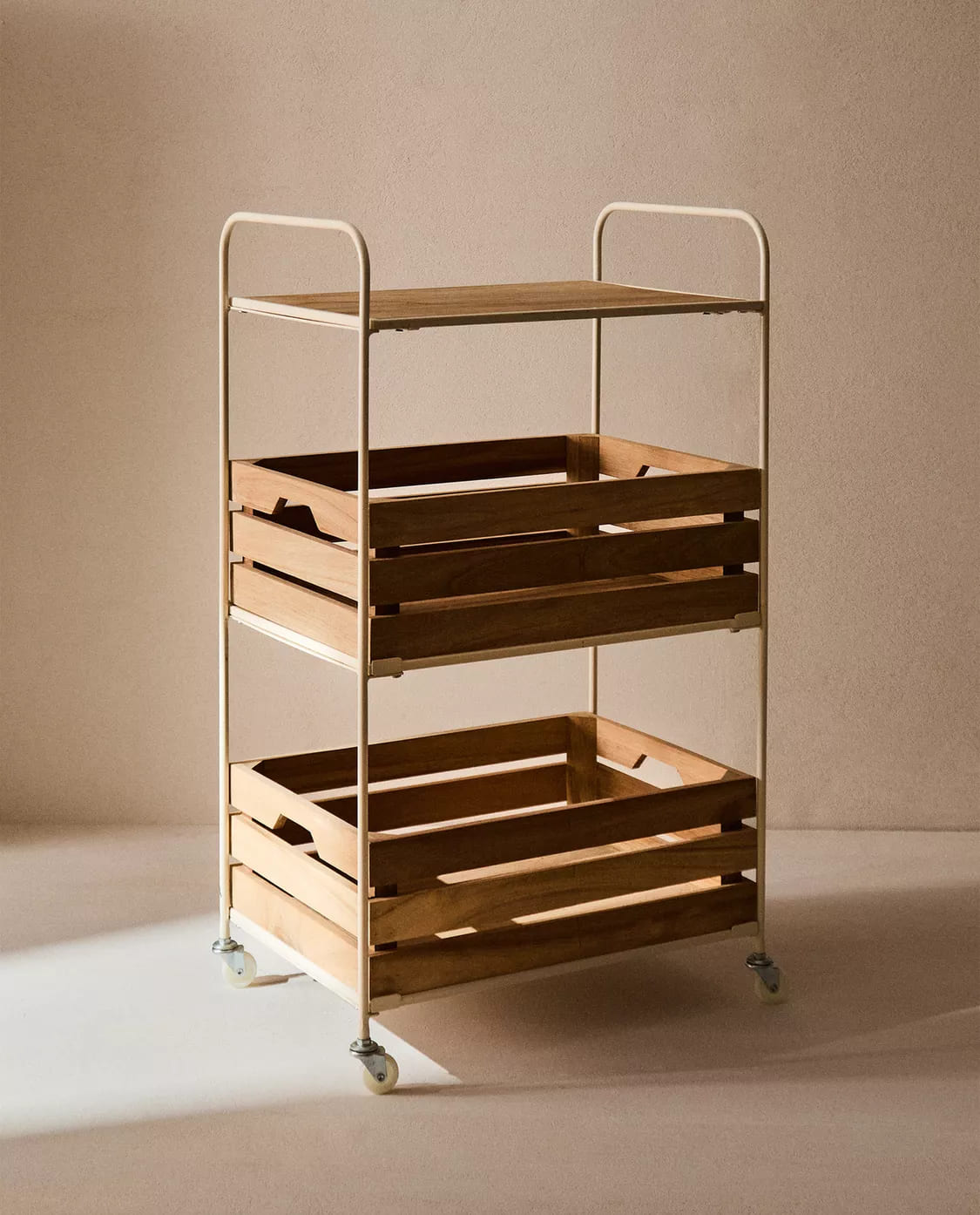Carro de almacenaje de madera y metal