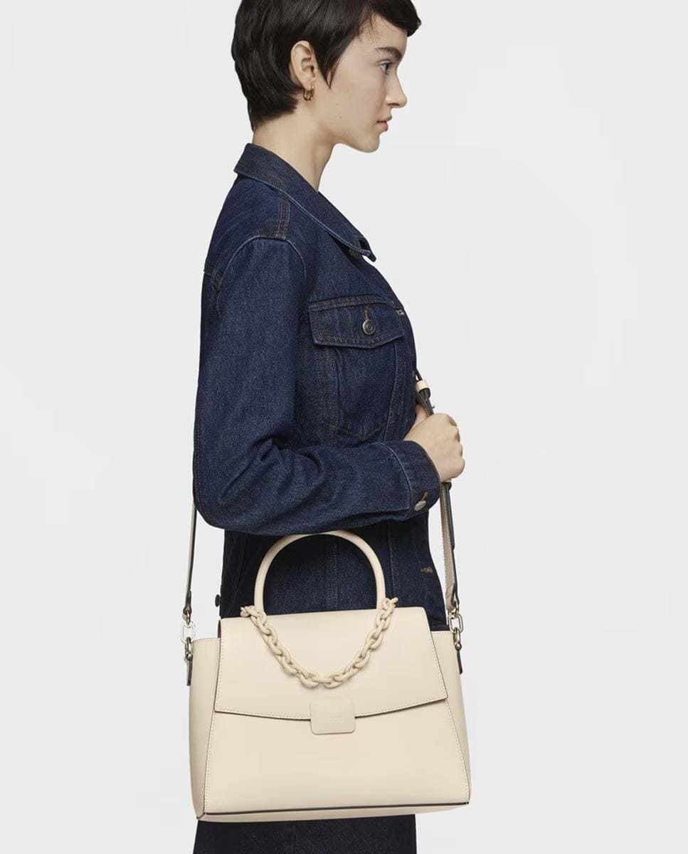 Bolso de mano mediano con imán y asa de cadena adicional