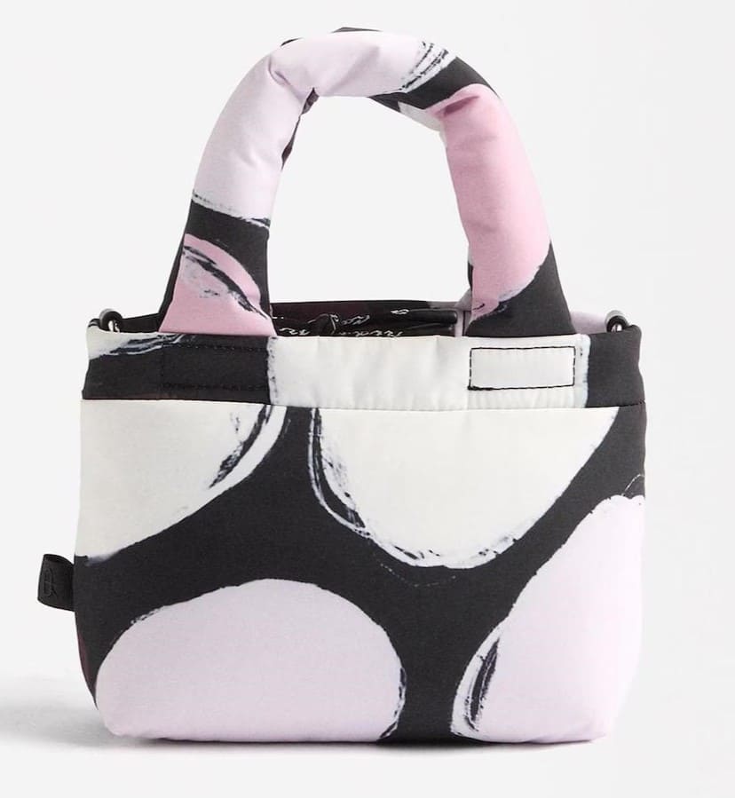 Bolso de mano estilo tote convertible a bandolera con estampado