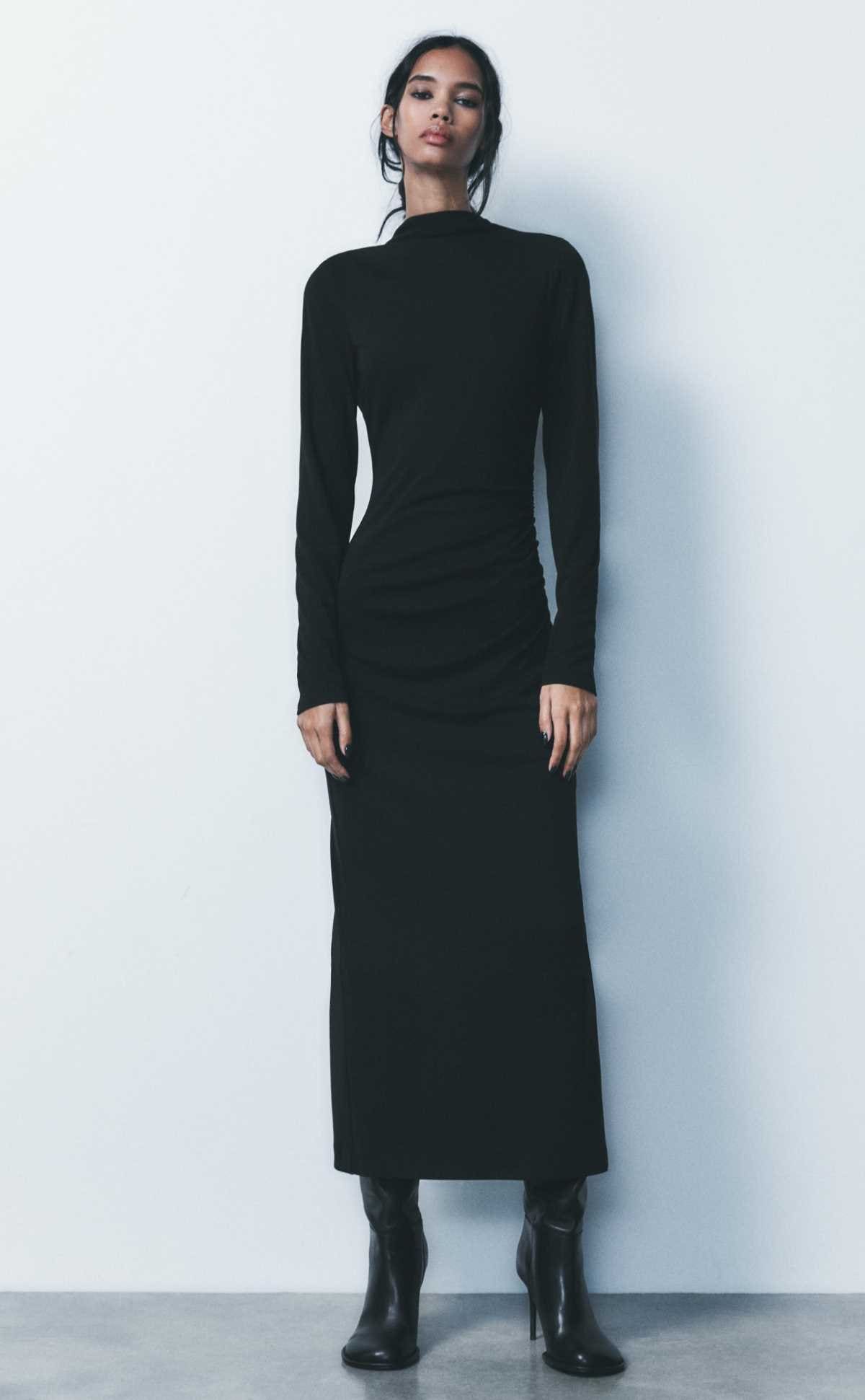 Vestido drapeado espalda descubierta de Zara