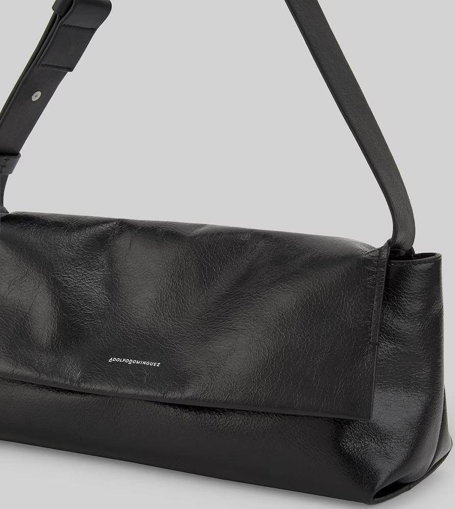 Bolso de hombro en piel responsable con brillo Adolfo Domínguez